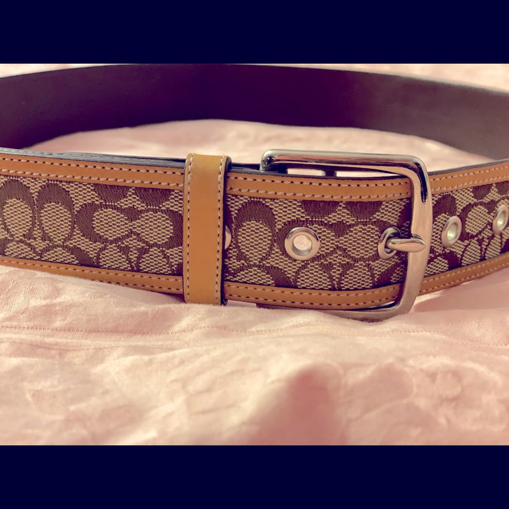 Coach Signature Belt